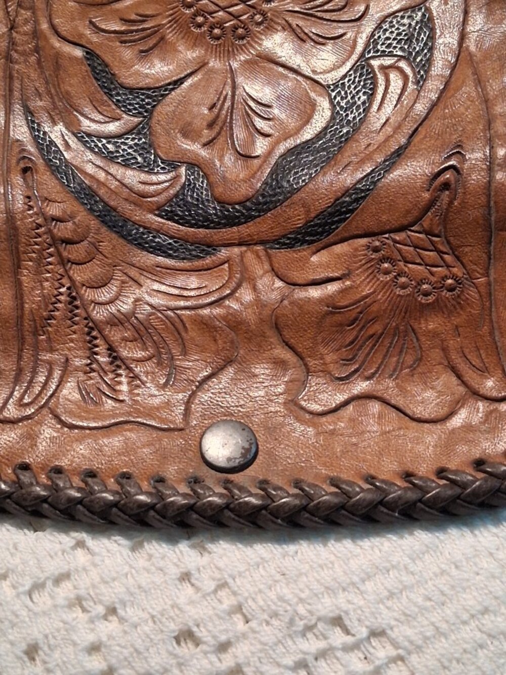👜 Tooled Leather Key Wallet – 1970s Vintage Floral Design 🌼 - Picture 3 of 12